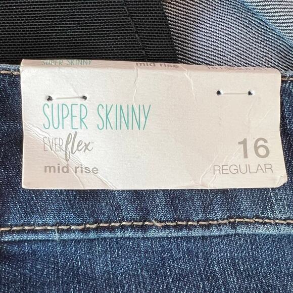 MAURICES Plus Size Everflex Dark Mid Rise Super Skinny Jean Women's Size 16 - Picture 7 of 11
